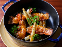 From April 1st: [Japanese Black Beef Sirloin, Domestic Chicken, Lobster, Mont Blanc] + All-you-can-drink selection of 11 wines