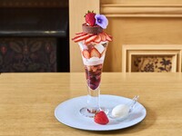 【月/金曜日】"ただかねいちご“とショコラのパフェ