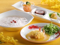 ＜ミモザランチ＞前菜、牛肉炒め、中国粥＋デザート2種など全8品＋スパークリングワイン含むワンドリンク（3/1～3/31）