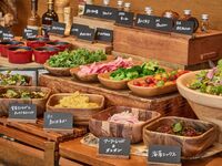 [Weekday: Lunch Set] Main course of your choice on the day + salad, bread, and soft drink buffet included