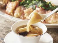 【法要・個室】　東天紅名菜ふかひれ 鮑をじっくり煮込んだ熱々スープがメインのコース全９品＋献杯ドリンク付き