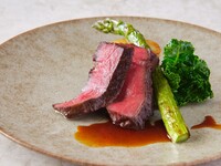 2月おすすめプール付きテラス窓際席【ご褒美ランチ】乾杯スパークリングワイン付き！前菜や肉料理＆魚料理など Wメインコース -CHEF'S SELECTION-