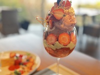 うずきゅん！苺ひとりじめパフェ