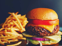 [Lunch course] Comes with a toast of champagne! A course where you can choose an appetizer and main dish, including the famous Morton's Burger