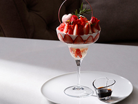 【3/2～5/31】RED尽くしパフェ ～苺の贅沢～