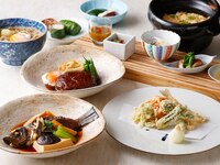 [February weekdays only] Chef's carefully selected lunch set of your choice from 3 options + one drink + mini dessert