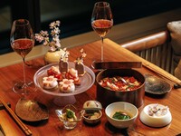 Night Cherry Blossoms: Spring-only Dining Experience Once a year, a dining experience that blooms at night - from a night spent gazing at cherry blossoms to a night spent savoring them.