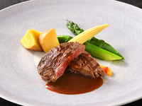 オプション　県産牛フィレ肉のグリエ　マデラソース