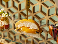 JUNCTION/春の食材を楽しむ桜ハイティー<セイボリー +  ロンネフェルト紅茶のフリーフロー>(3月・4月)