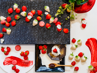 Course lunch (appetizer + soup + hors d'oeuvres + pasta + main + bread + dessert + drink)