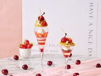 【平日限定】いちごのスパークリングワイン＋いちごとチェリーの贅沢パフェ＋珈琲または紅茶（要予約）