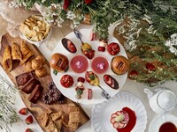 【2月24日－4月30日限定】Afternoon Tea ”Strawberry＆Pistachio ”（あまおう苺＆ピスタチオ）