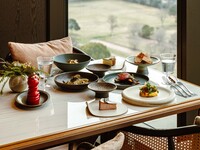 [Guaranteed window seat lunch] 5-course prix fixe meal with champagne toast