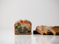 桜と黒豆のパウンドケーキ