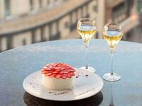 Anniversary Lunch [Toast with sparkling wine and anniversary cake] A four-course meal featuring a seasonal appetizer and a choice of main course