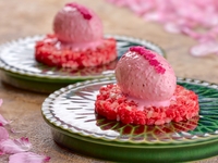 The Spring "THE Ushimitsu Course" is a course that allows you to enjoy Ushimitsu from start to finish. It includes choux cabbage yukhoe, spring oyster mayonnaise yukhoe, tenderloin brioche cutlet sandwich, and fluffy, tender "stone-grilled" beef omelet rice!