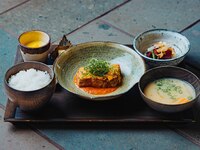 春キャベツと小エビ土鍋ごはん膳