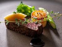 <Dinner> Seasonal full course "GOURMAND" with a choice of fish or meat dishes, including a birthstone-colored dessert | 14,500 yen