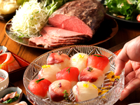 【女性も喜ぶ】京鴨ローストビーフや山菜天婦羅、桜鯛食べ比べ、鮮やか手毬寿司★飲放付5,500円