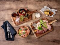 [Lunch Beer Terrace] 8 dishes including grass-fed beef skirt steak and other meat combos & 120 minutes of free drinks