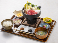 大野醤油仕立ての和牛すき焼き定食