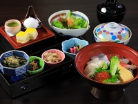 Japanese rice bowl set meal: Today's seafood bowl