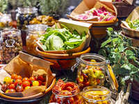 【Web booking / Special price with toast drink】Weekday Lunch course consisting of salad bar, grilled dishes, and a platter of three sweets（From 4 persons）