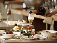 JOLIE's Sunday Brunch/Free Flow Champagne
