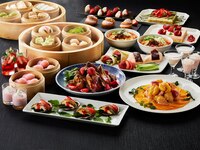 Unlimited dinner buffet on weekends and holidays (adults) with drink bar
