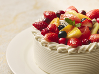 バースデーケーキ　生クリーム　５号*