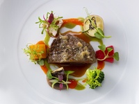 <Seasonal Flavors x Gourmet> A satisfying seven-course meal including seasonal vegetable appetizers, fish dishes, and Japanese Black Beef fillet! Dessert included.