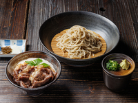 〈新メニュー〉ししとろ丼セット