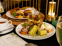 オフィシャルWeb限定最安値【抹茶のナイトアフタヌーンティ】和を感じる3段スタンド＆2時間飲み放題（滞在無制限）