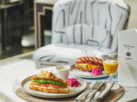 抹茶ストロベリーパフェ＋選べるクロワッサンサンド