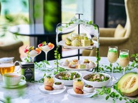  A harmony of melon and early summer fruits. Available only in June.