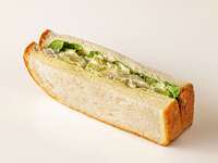 海老とアボカドサンド