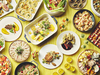 Saturday Night Buffet & Sweets – Seafood and Strawberry Selection