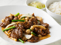 [Stir-fried beef with black pepper] Includes salad, dessert, soup and coffee buffet