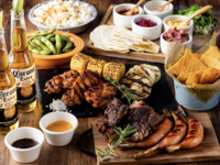 《4/24迄の平日ご来店限定》スパークリングワイン含む2時間飲み放題付！ボリューム満点◎牛鶏の肉盛り&手作りタコス体験もできる♪【メキシカンBBQプラン】