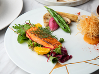 食べログ【平日ランチ】　サーモンレアグリルとホタテカダイフのWメイン