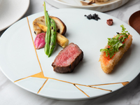 食べログ【平日ランチ】　黒毛和牛のグリルとサーモンレアカツWメイン