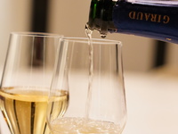【2万円～】《期間限定》＝スプリングフェスタ＝  ６名様以上のご利用で《HENRI　GIRAUD  エスプリ・ナチュール・G・》または《Charles de Cazanove "ROSE"》をご用意いたします。ワゴンアラカルトのご予約6名様以上のご予約に限ります。