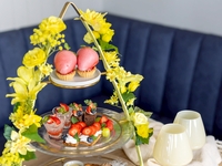 From April 6th: [Includes a celebratory drink in your favorite color & 90 minutes of free-flowing drinks] Afternoon dessert for your favorite idol [Yellow]