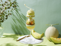 平日：「メロンパフェ」完熟フレッシュメロン付き