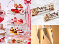 4月7・8日限定！ライブ会場を眺めながら　選べるカラフル乾杯ドリンクとメッセージプレート付き！◇スイーツ7種とカフェフリー（コーヒーor紅茶）で気軽に◇いちごとチェリーのアフタヌーンティー