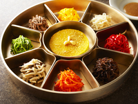 尹【ユン】 伝統食品名人尹美月先生のおまかせコース12,000円(税サ込)