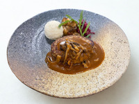 あぐーハンバーグステーキ ～ストロガノフ風ソース～ セット 