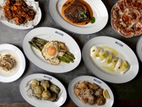 品尝美味的餐馆美食（8 道菜）