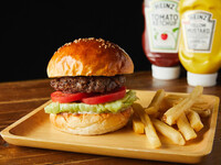 [Daging Wagyu Perang] Burger Klasik