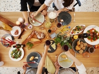 [¥2,500 Aperitivo Set with 2 Drinks] Enjoy elegant pintxos on the terrace.